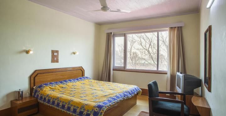 Hotel Pamposh Σριναγκάρ Εξωτερικό φωτογραφία